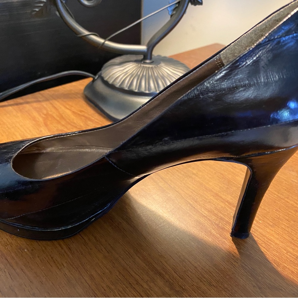 Mods Spana Black Eel Skin Pumps size 9